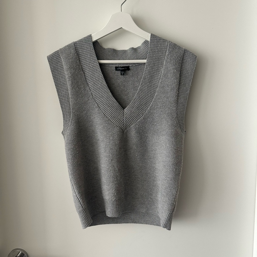 Dynamite Gray Sleeveless Knit Sweater Vest